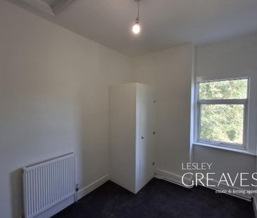 3 bedroom end of terrace house to rent - Photo 4