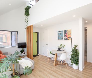 Sustainably Designed Townhouse - Photo 3