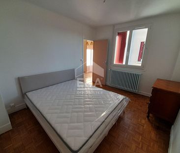 Location Appartement 3 pièces 92m² - Photo 4