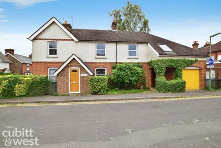 4 bedroom semi-detached house to rent - Photo 2