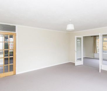 3 bedroom detached bungalow to rent - Photo 3