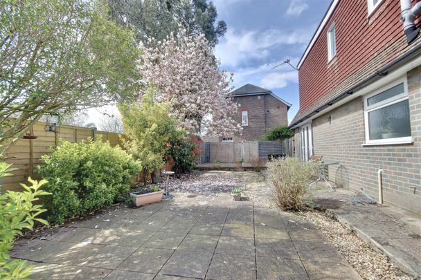 Keydell Avenue, Horndean - Photo 1