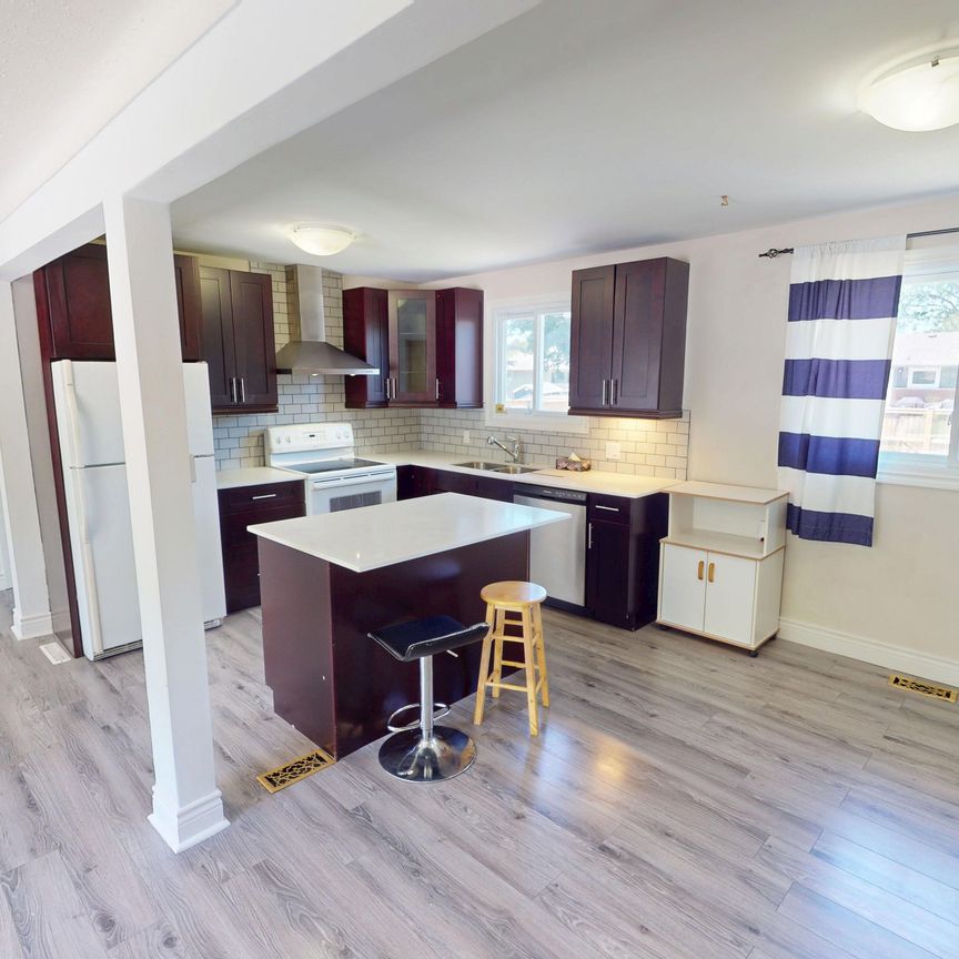 For Lease - 43 Loyalist Drive, Welland, Ontario - Photo 1