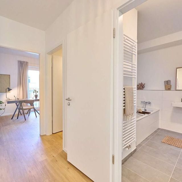 Cosmo Berlin - Erstbezug im Weitlingkiez mit EBK und Duschbad zum 01.02.2026 - Photo 1