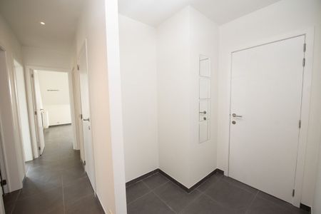 Modern appartement met garage te Waregem - Photo 2