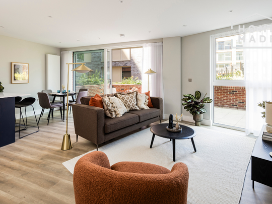 Neptune Wharf, SE8 - Photo 1