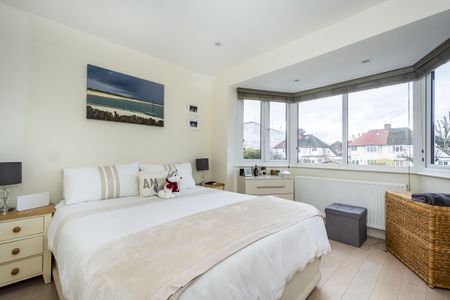 5 bedroom semi-detached house to rent - Photo 2