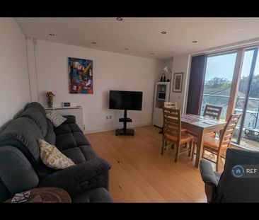 2 bedroom flat to rent - Photo 1