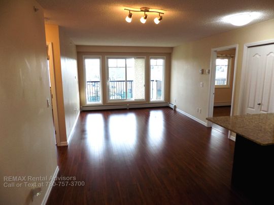 #417 273 Charlotte Way - Photo 1