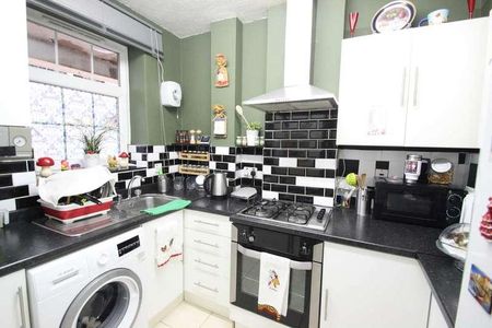 Loughborough Estate, Loughborough Rd, London, SW9 - Photo 2