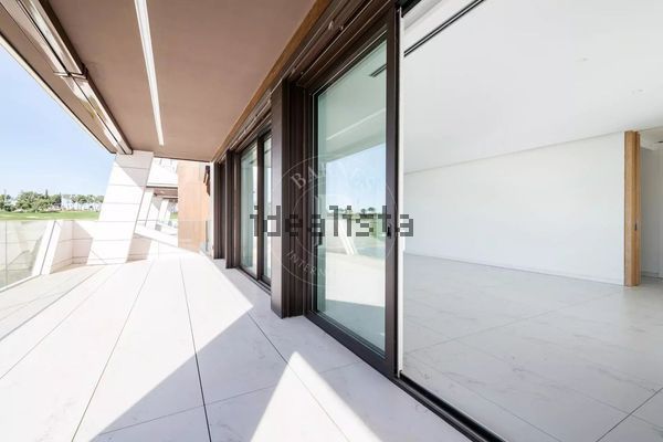 Alquiler de piso en Avenida de Luis García Cereceda - Photo 1