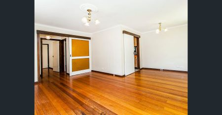 Spacious three bedroom unit - Photo 4