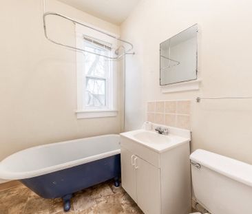 Unit 11 - Photo 6