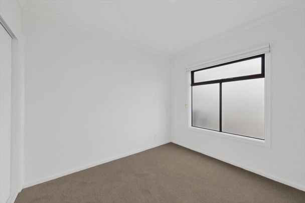 113 Prudence Parade, Point Cook VIC 3030 - House For Rent | Domain - Photo 1