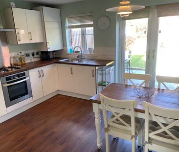 2 bedroom semi-detached house to rent - Photo 3