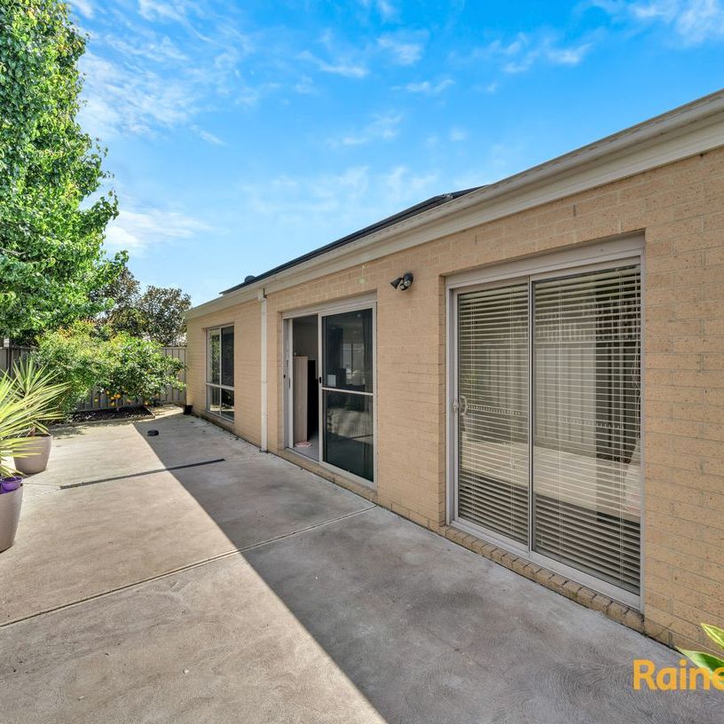 62 Prendergast Avenue, Cranbourne East, VIC 3977 - Photo 1