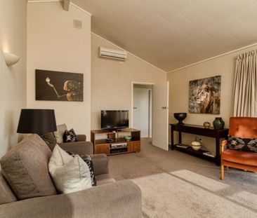 3 Bedroom Havelock North Home - Photo 4