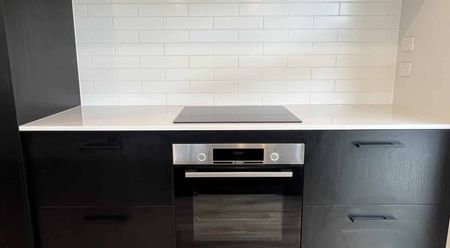 Near New Executive Home - Photo 2