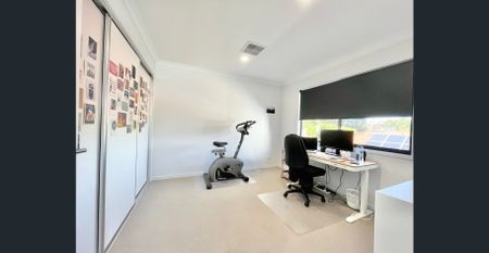 Beautiful Double-Storey Townhouse!! - Photo 4