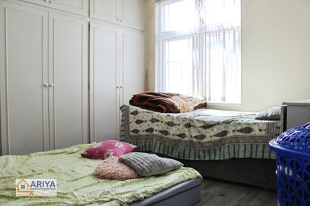 3 bedroom terraced house to rent - Photo 2