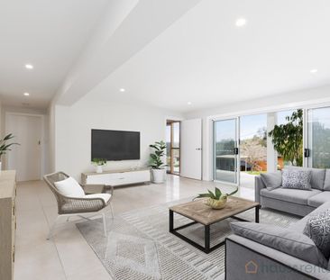 Executive 5 Bedroom Home - Photo 5