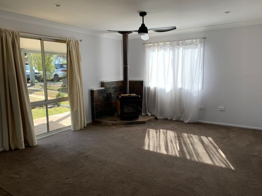 Sunny Four Bedroom Home - Photo 1