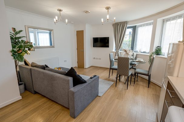 1 Bed Flat, Canal Walk, SO14 - Photo 1