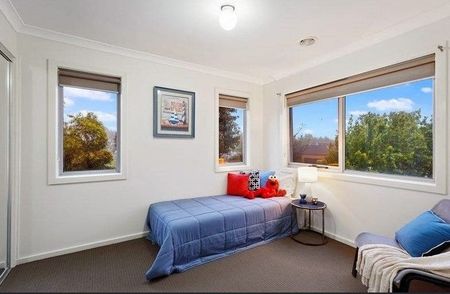 Modern 3-Bedroom Home in Highlands Estate - Photo 2