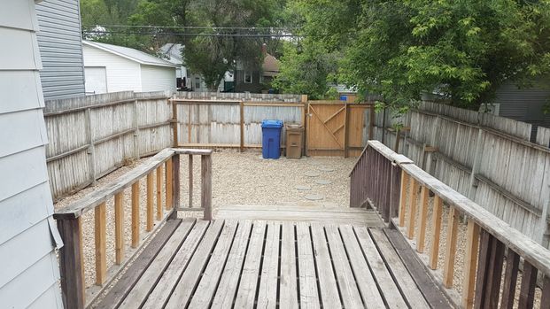 1345 ATHOL 3 BEDROOMS OPEN CONCEPT - Photo 1