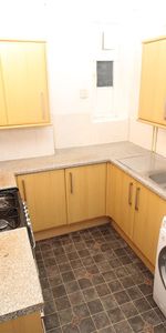 House - Terraced For Rent Laura Street, Pontypridd - Photo 3