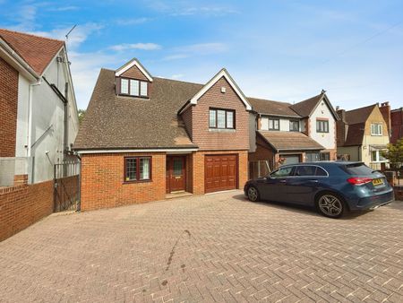 Nazeing New Road, Broxbourne - Photo 3
