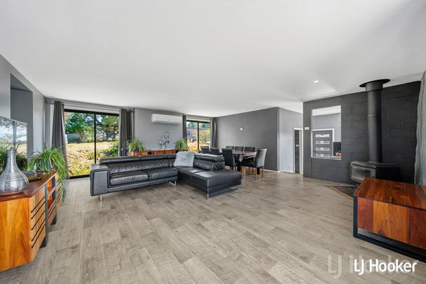 2 Bedroom Country Home only minutes out of Queanbeyan - Photo 1