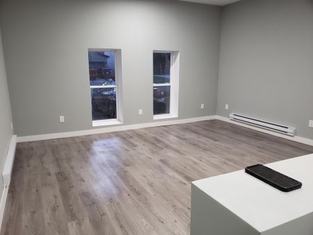 For Lease - 31 Carr Drive, Barrie, Ontario - Photo 2