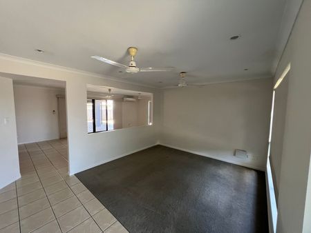 FULLY AIR CONDITIONED - Photo 2