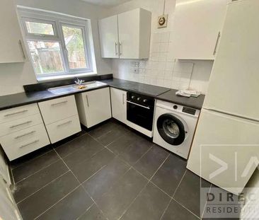 The Parade, Epsom, KT18 - Photo 1