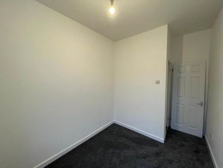 2 bedroom semi-detached house to rent - Photo 5