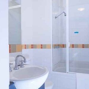 2 Bedroom Large - Photo 3