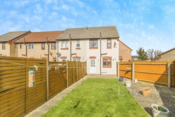 2 bedroom end of terrace house to rent - Photo 1