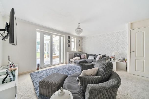 3 bedroom terraced house to rent - Photo 1