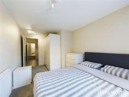 Carlisle Avenue, London, W3 - Photo 3