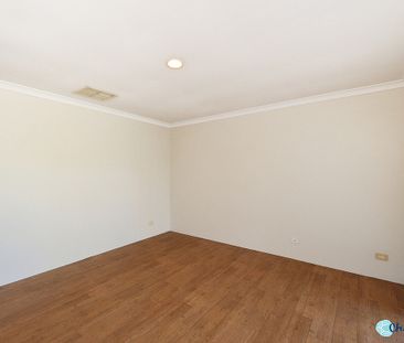 LARGE FAMILY HOME 5 MINUTES FROM THE BEACH! - Photo 6