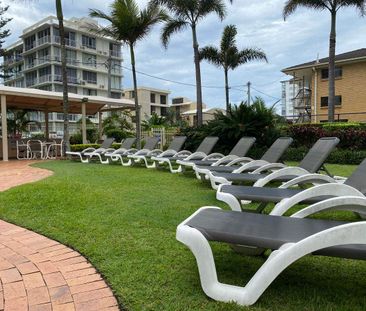 Renovated Surfers Beachside Beauty! - Photo 6