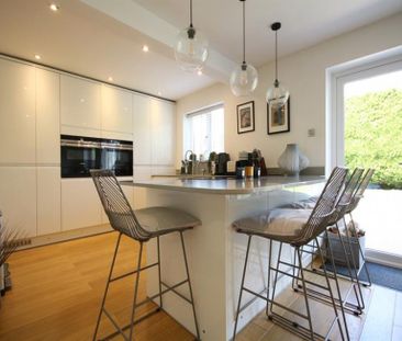 Hazelwood Road, Wilmslow - Photo 2