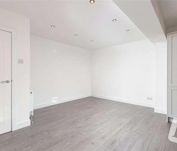 Woodman Road, Brentwood, CM14 - Photo 1