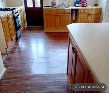 3 bedroom terraced house to rent - Photo 4