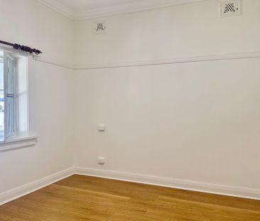 Fully Renovated Family Home in Prime Parkside Location - Photo 4