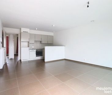 Centraal gelegen appartement met parking - Photo 6