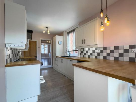 2 bedroom terraced house to rent - Photo 1