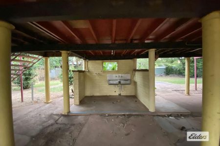 3-Bedroom Home in Katherine South – Spacious Yard & Great Entertaining Area! - Photo 5