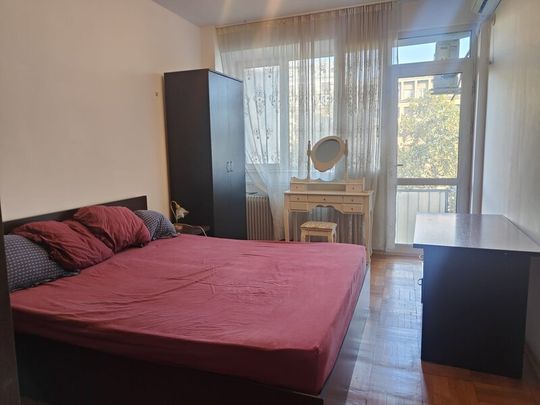 Piata Romana, - Photo 1